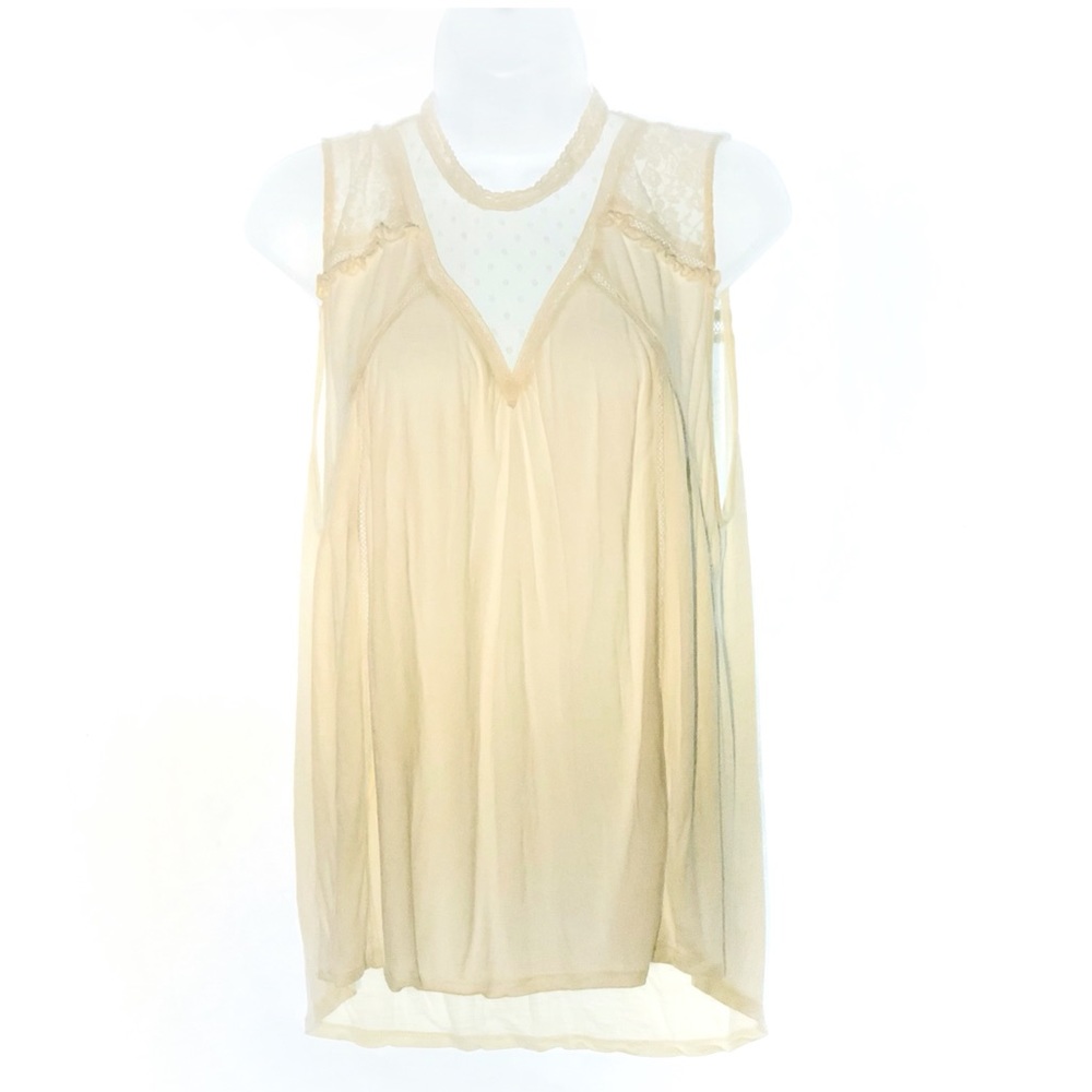 Cute Romantic top with Lace detail Size M